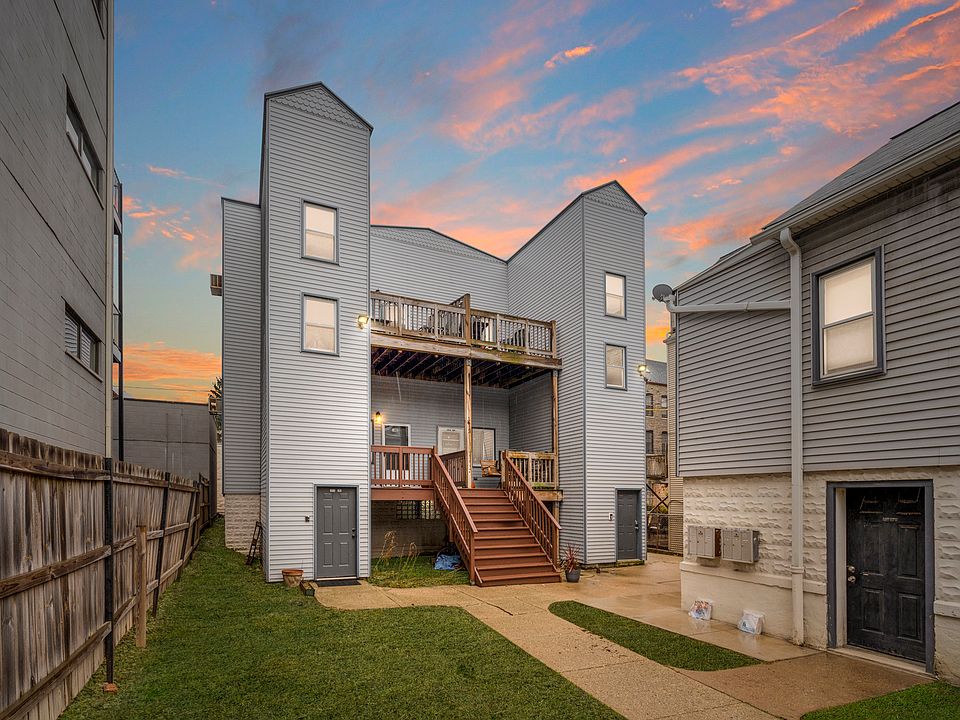 1st image of 1913 W Armitage Ave #2W