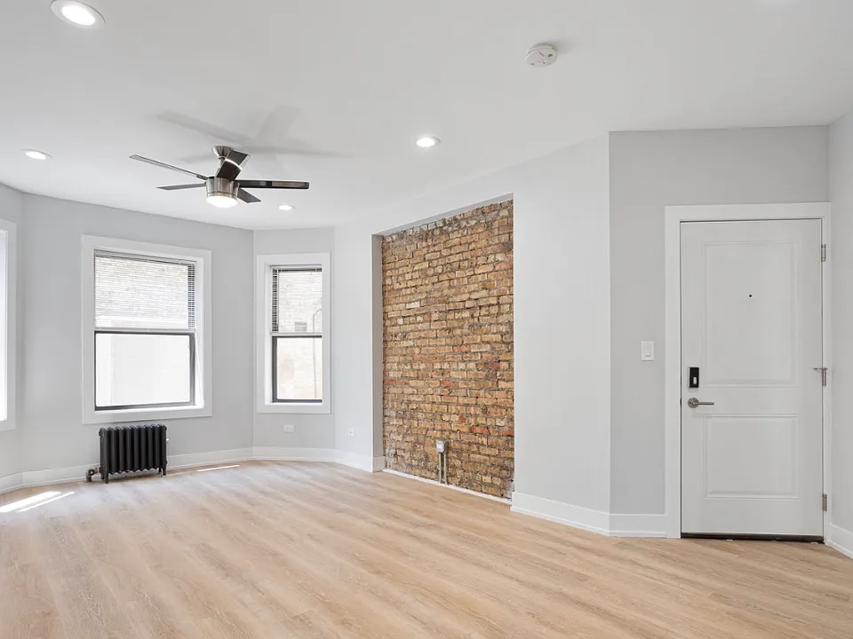 7512 N Eastlake Ter #3E