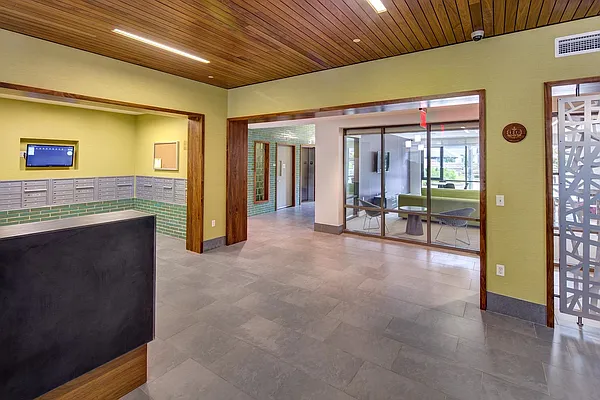 Rented by Lisa Management | media 62