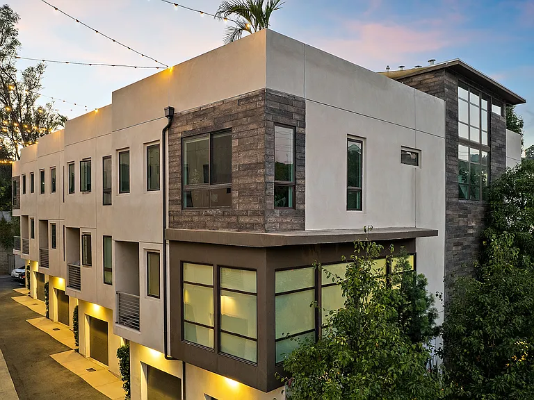2111 N Cahuenga Blvd #A-1 — Photo 28