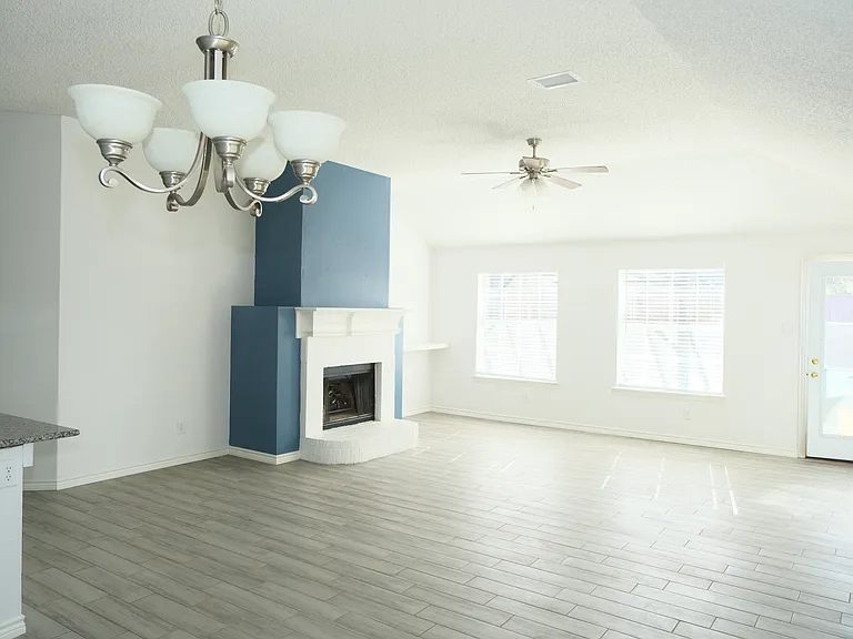 10707 Copperwood Dr — Photo 4