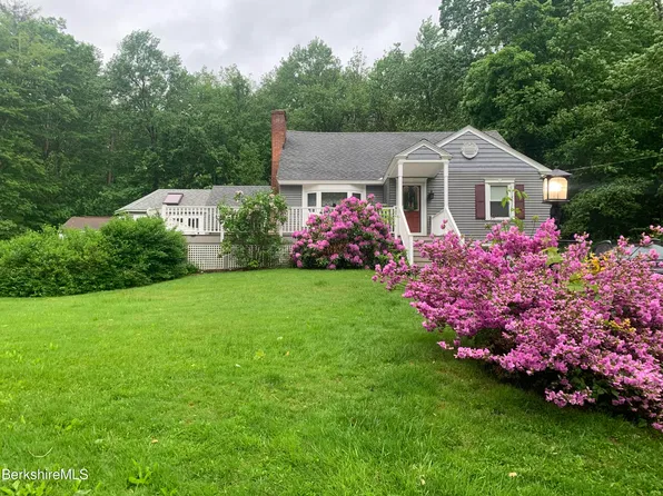 961 River Rd, Clarksburg, MA 01247