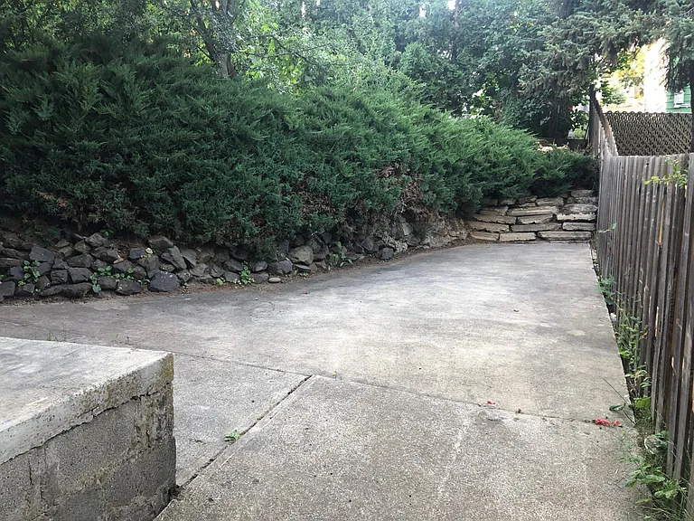 450 NW Larry St — Photo 12