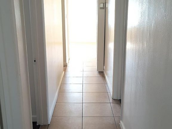 5th image of 14105 Yukon Ave #1/2