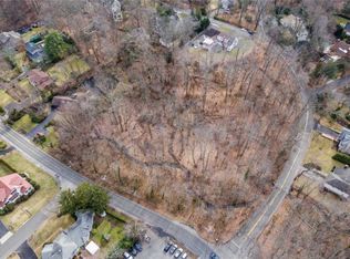 Rockwood Rd, Manhasset, NY 11030