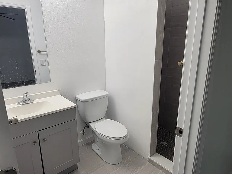 815 3rd St E — Photo 10