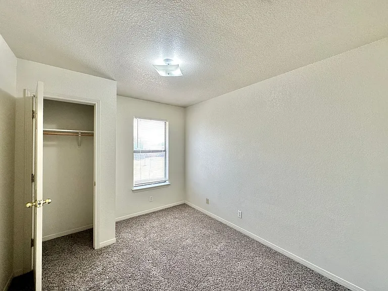 5206 Daybreak Dr — Photo 10