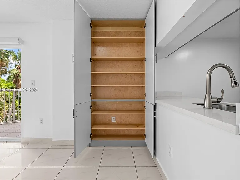 280 SW 20th Rd #504 — Photo 9