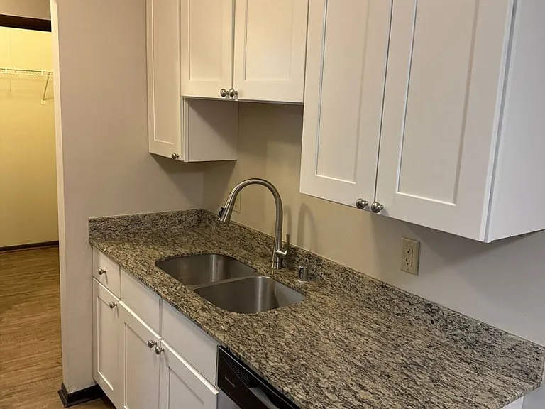 3708 West 32nd Street — Photo 15