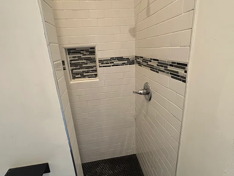 1303 S Vermont Ave #6 — Photo 11
