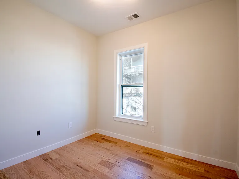 275 Webster St #3 — Photo 7
