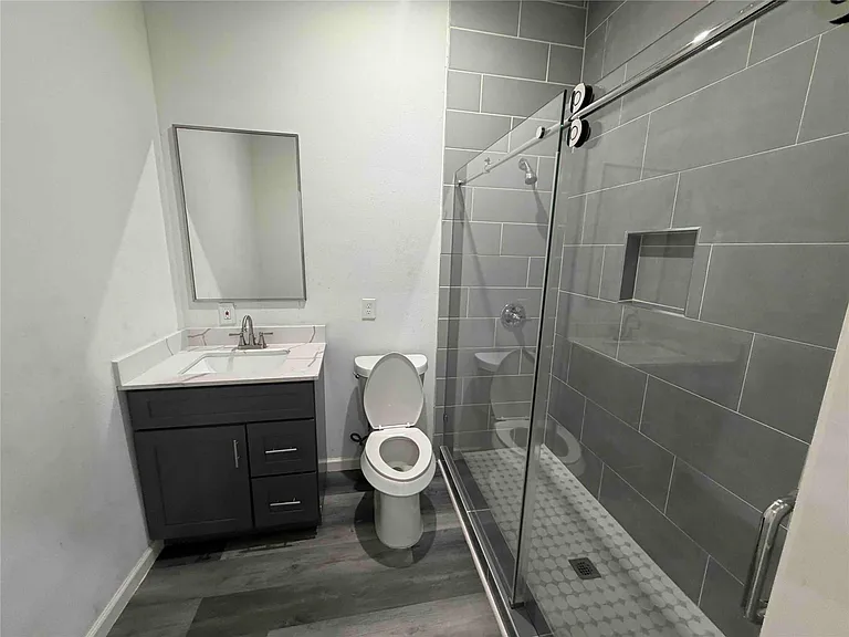 2404 Burkett St — Photo 24