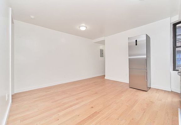 4th image of 630 W 139th St #3D