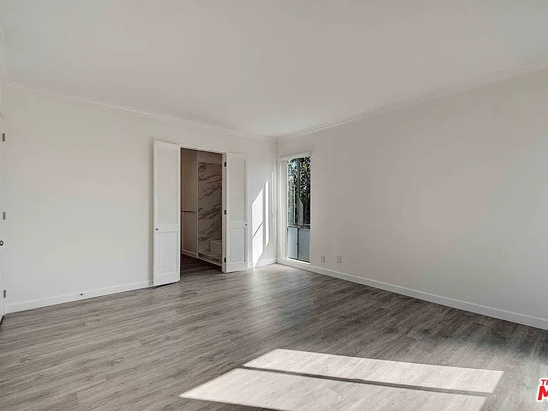 2324 S Beverly Glen Blvd #201 — Photo 14