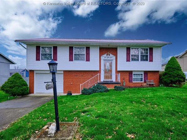 127 Washington Cir, Hurricane, WV 25526