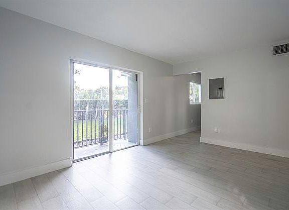 2nd image of 465 NE 59th St Unit 13-465-13