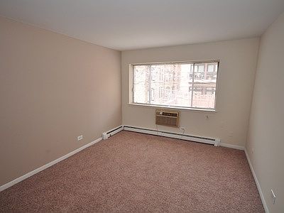 1st image of 544 W Melrose St APT 153