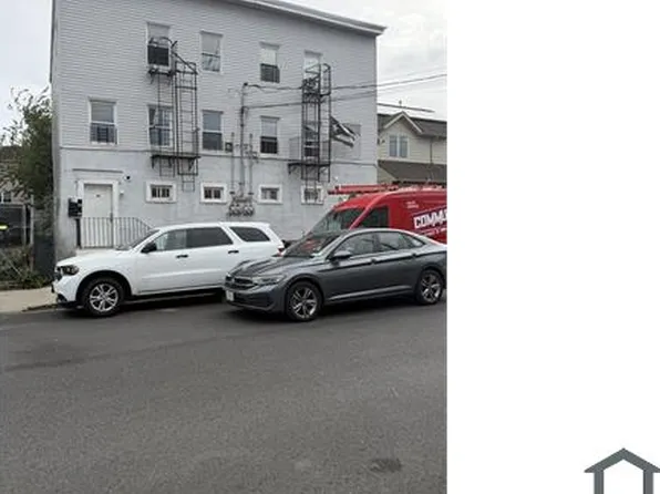 35 John St, Staten Island, NY 10302