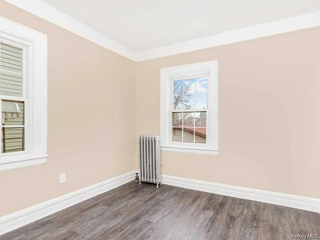 3302 Bronxwood Ave — Photo 2