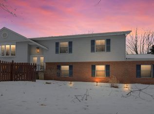 1280 Summit View Dr, Long Pond, PA 18334