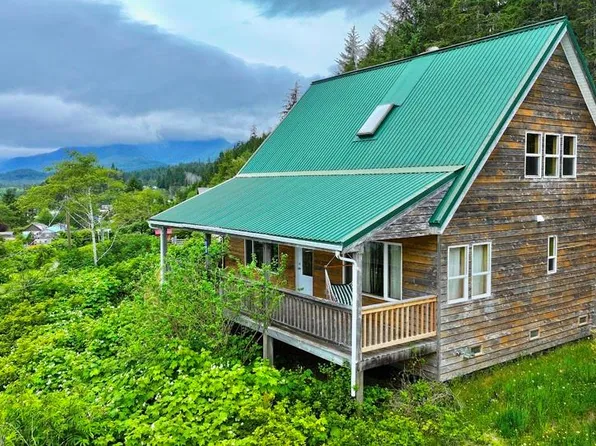 209 2nd Ave, Queen Charlotte, BC V0T 1S0