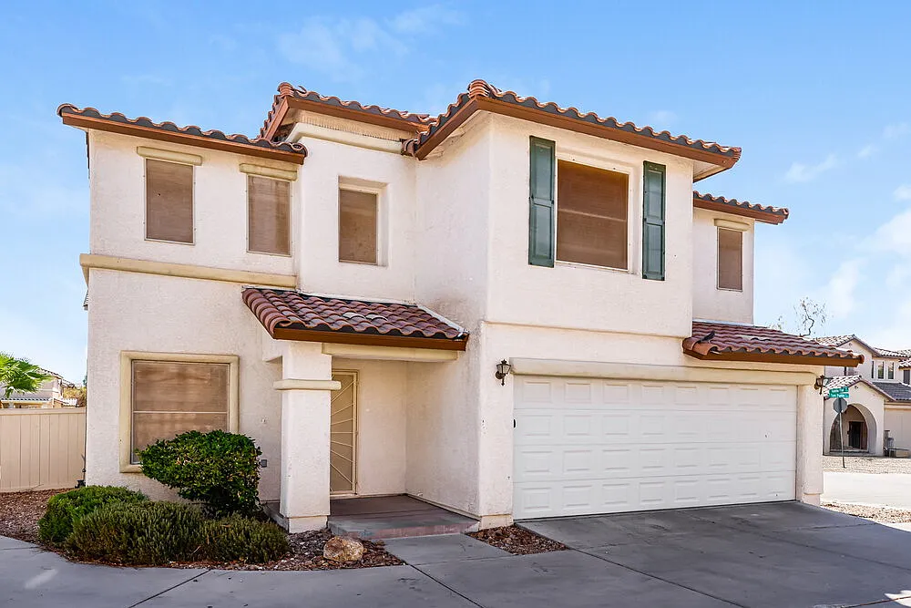 4 bed, 2.5 bath, 1930 sqft, $2,350 — Photo 4
