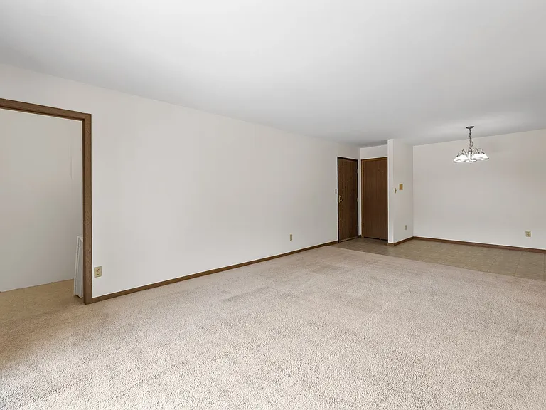 N83W13690 Fond Du Lac Ave #5 — Photo 20