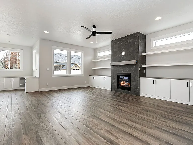5110 N Cengotita Ave — Photo 4