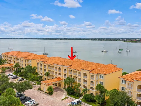 32 Harbour Isle Drive W #103, Fort Pierce, FL 34949