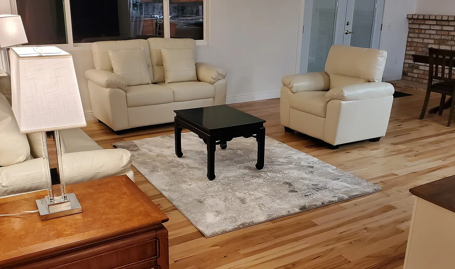 Fully Renovated Home in Safe and Beautiful Neghborhood — Photo 4