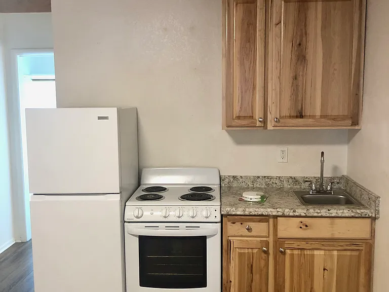 890 Lakeview Ave #2 — Photo 8