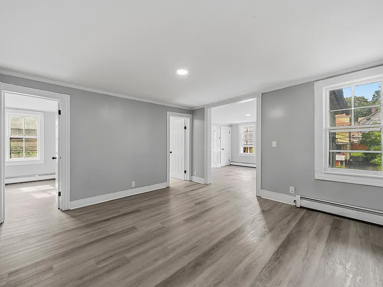 Knapp Ave — Photo 13