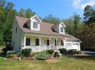 49 Champeaux Rd, Sturbridge, MA 01518