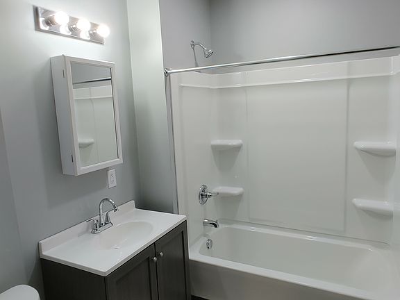 4th image of 515 N Howard St APT 3