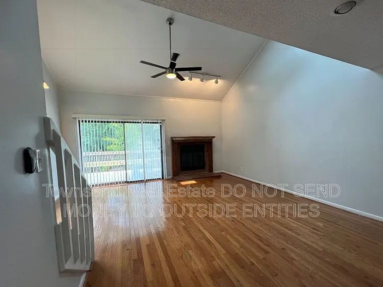 501 Cypress Trace Dr — Photo 9