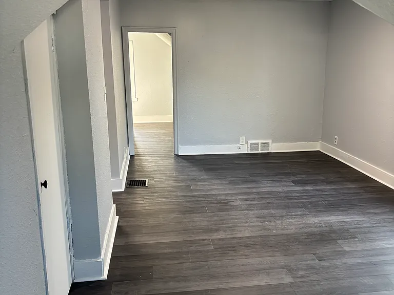 14819 Cloverlawn St — Photo 8