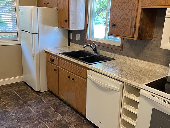5th image of 6432 Xerxes Ave S