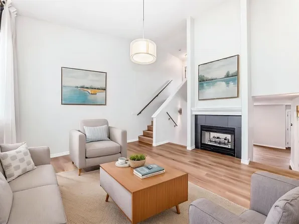 155 E Prominence Hts SW, Calgary, AB T3H 2Z6