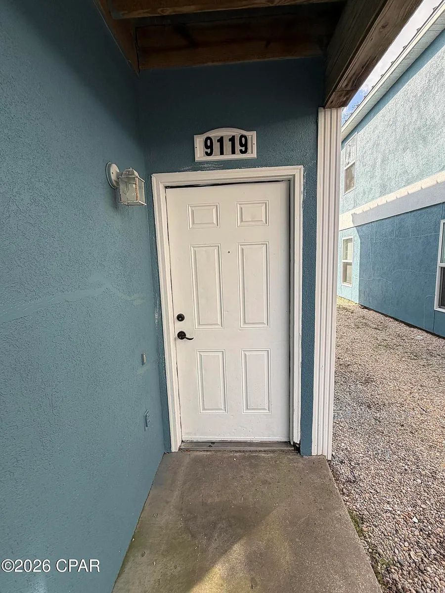 Building Photo - 9117 Laird St #9119