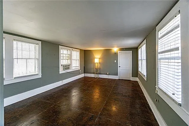 2 bed, 1.0 bath, 800 sqft, $1,250 — Photo 2