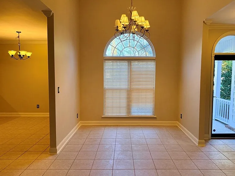1633 Devon Dr — Photo 3