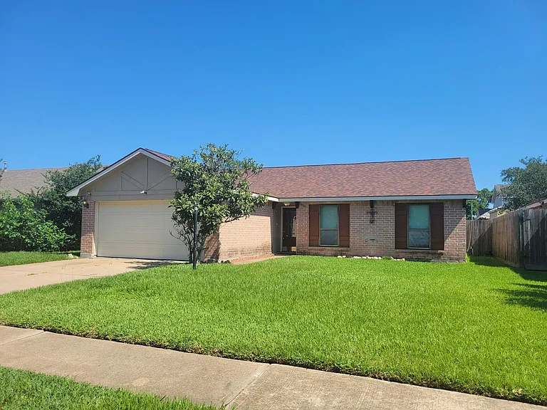 18606 Bridoon Dr — Photo 2