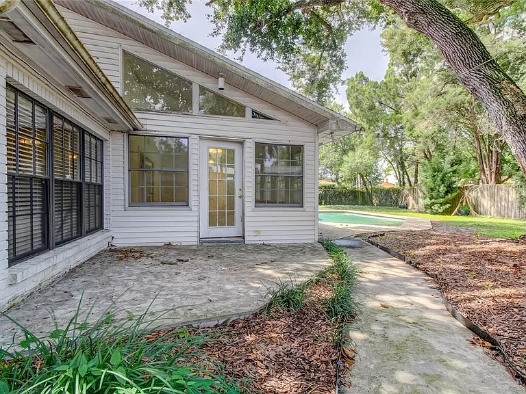 10406 Reclinata Ln — Photo 50