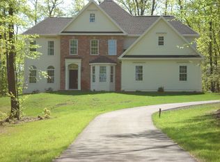 60 Bart Dr, Collinsville, CT 06019