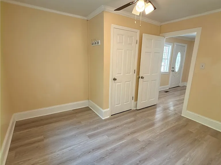228 Eastwood Ave — Photo 16