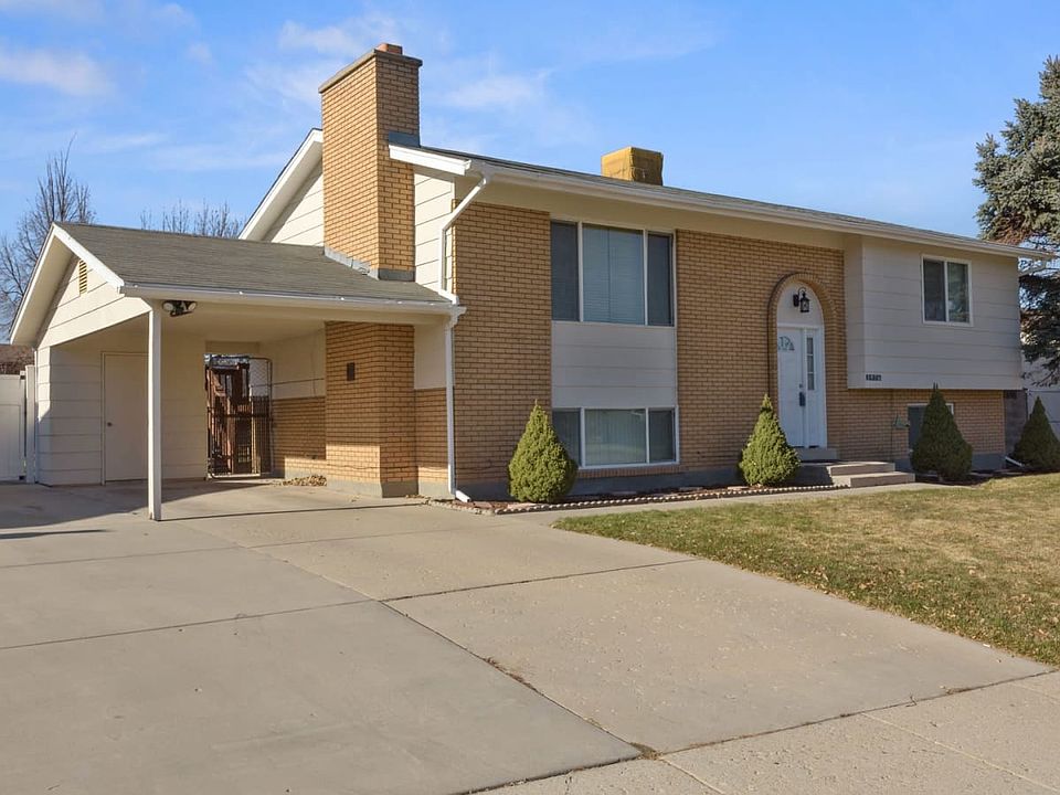 1st image of 3976 S Hawkeye Dr