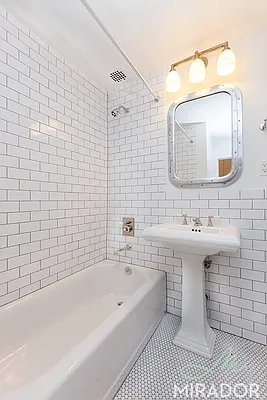 Rented by Mirador Real Estate | media 14