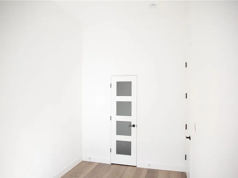 5908 Atlantic Ave #C — Photo 12