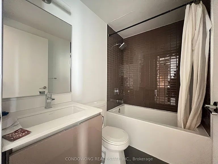 200 Bloor St W #1407 — Photo 7