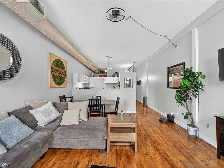 408 W Saint Clair Ave #319 — Photo 7